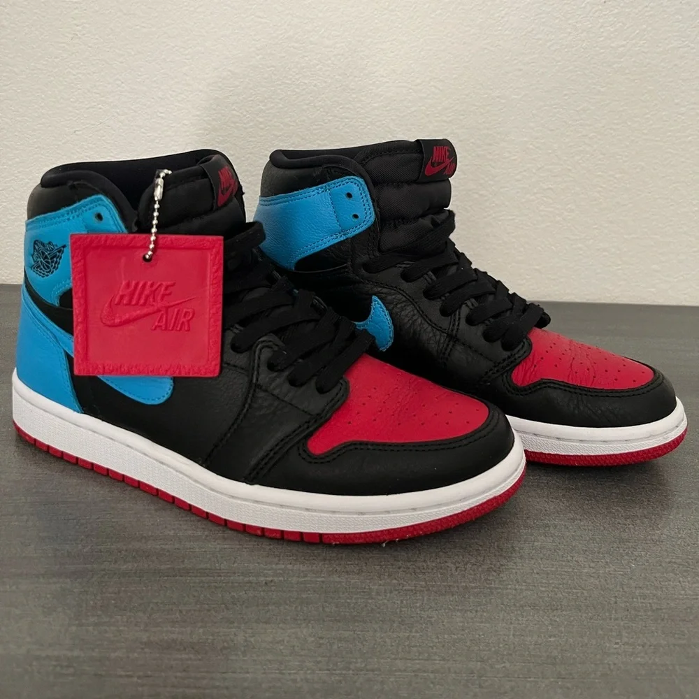 Air Jordan 1 UNC to CHI - Picture 1 of 10